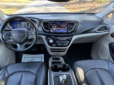 2021 Chrysler Pacifica Touring L   - Photo 12 - Loganville, GA 30052