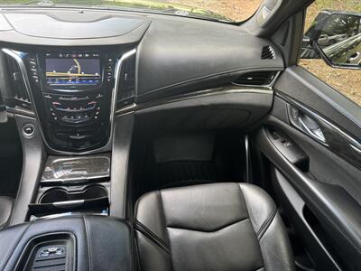 2019 Cadillac Escalade ESV Platinum   - Photo 15 - Loganville, GA 30052