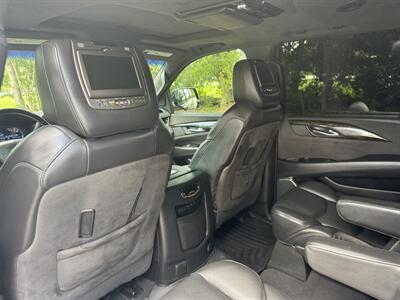 2019 Cadillac Escalade ESV Platinum   - Photo 18 - Loganville, GA 30052
