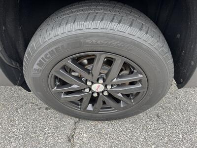 2018 GMC Acadia SLT-1   - Photo 22 - Loganville, GA 30052