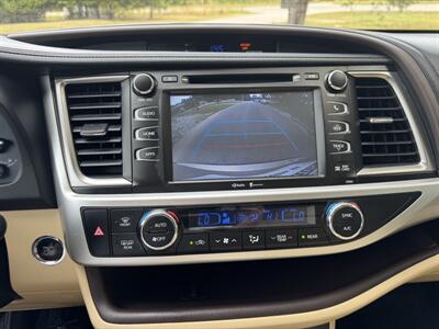 2015 Toyota Highlander XLE   - Photo 14 - Loganville, GA 30052