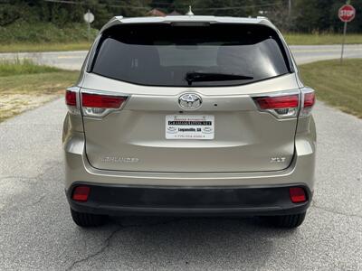 2015 Toyota Highlander XLE   - Photo 5 - Loganville, GA 30052