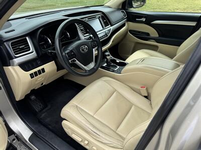 2015 Toyota Highlander XLE   - Photo 7 - Loganville, GA 30052