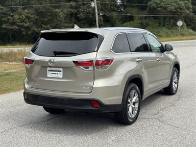 2015 Toyota Highlander XLE   - Photo 4 - Loganville, GA 30052