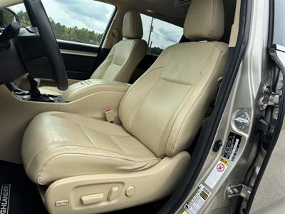 2015 Toyota Highlander XLE   - Photo 9 - Loganville, GA 30052