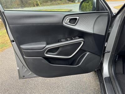 2022 Kia Soul LX   - Photo 8 - Loganville, GA 30052
