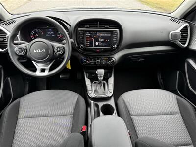 2022 Kia Soul LX   - Photo 12 - Loganville, GA 30052