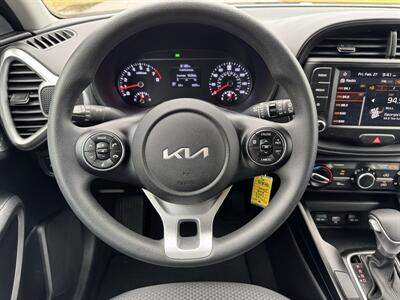 2022 Kia Soul LX   - Photo 10 - Loganville, GA 30052
