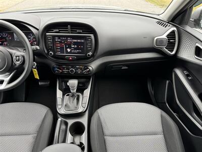 2022 Kia Soul LX   - Photo 15 - Loganville, GA 30052