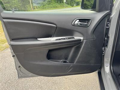 2020 Dodge Journey SE Value   - Photo 8 - Loganville, GA 30052