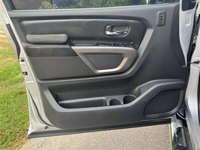 2015 Nissan Titan SL - Photo 7 - Loganville, GA 30052