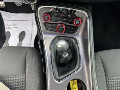 2018 Dodge Challenger R/T   - Photo 12 - Loganville, GA 30052