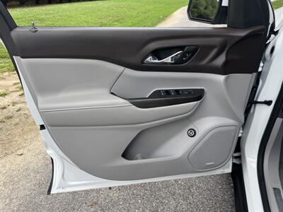 2017 GMC Acadia SLT-1   - Photo 8 - Loganville, GA 30052