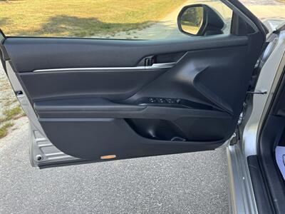 2019 Toyota Camry SE   - Photo 8 - Loganville, GA 30052