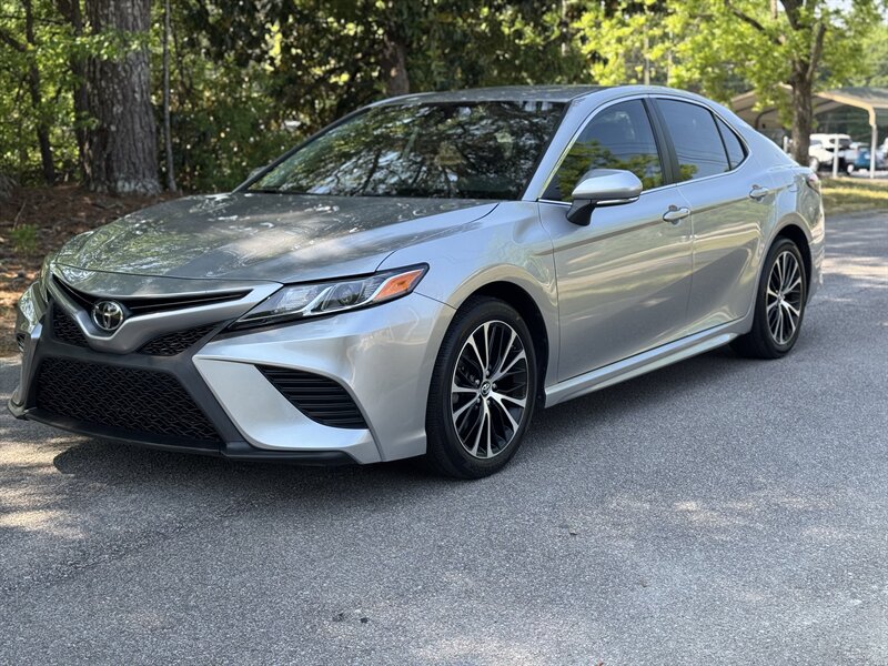 2019 Toyota Camry SE   - Photo 1 - Loganville, GA 30052