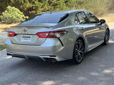 2019 Toyota Camry SE   - Photo 4 - Loganville, GA 30052