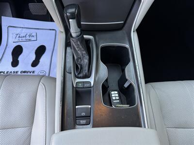 2018 Honda Accord Touring   - Photo 14 - Loganville, GA 30052