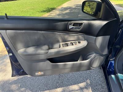 2004 Honda Accord EX V-6   - Photo 9 - Loganville, GA 30052