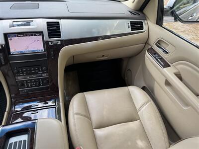2013 Cadillac Escalade Luxury   - Photo 15 - Loganville, GA 30052