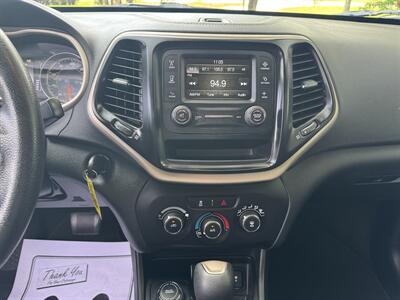 2017 Jeep Cherokee Sport   - Photo 14 - Loganville, GA 30052