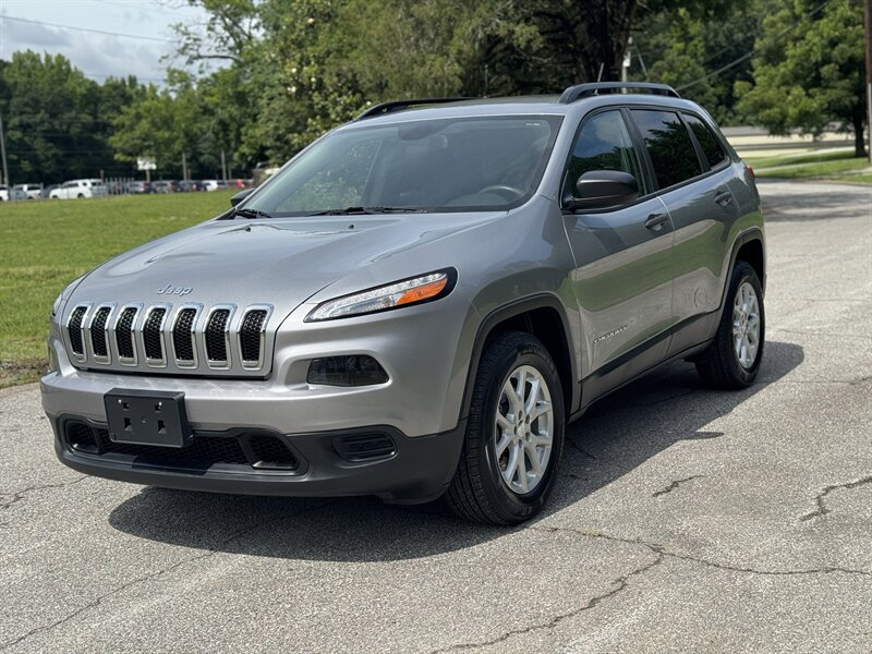 2017 Jeep Cherokee Sport   - Photo 1 - Loganville, GA 30052