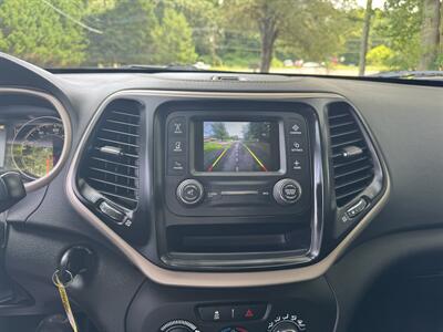 2017 Jeep Cherokee Sport   - Photo 13 - Loganville, GA 30052
