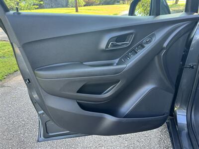 2020 Chevrolet Trax LS - Photo 8 - Loganville, GA 30052