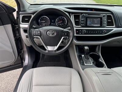 2015 Toyota Highlander LE - Photo 11 - Loganville, GA 30052