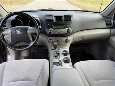 2010 Toyota Highlander   - Photo 11 - Loganville, GA 30052