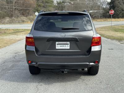 2010 Toyota Highlander   - Photo 5 - Loganville, GA 30052