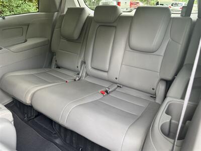 2015 Honda Odyssey Touring   - Photo 16 - Loganville, GA 30052
