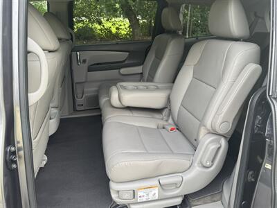 2015 Honda Odyssey Touring   - Photo 15 - Loganville, GA 30052