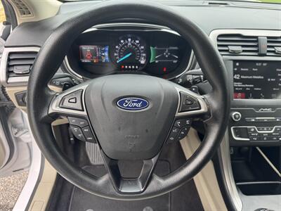 2019 Ford Fusion SE   - Photo 9 - Loganville, GA 30052