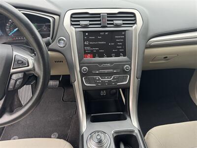 2019 Ford Fusion SE   - Photo 11 - Loganville, GA 30052