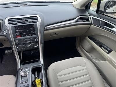 2019 Ford Fusion SE   - Photo 14 - Loganville, GA 30052