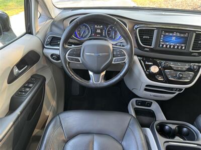 2019 Chrysler Pacifica Touring L   - Photo 11 - Loganville, GA 30052