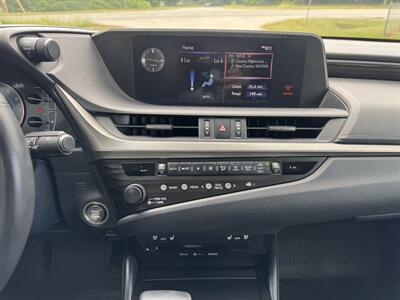 2020 Lexus ES   - Photo 13 - Loganville, GA 30052