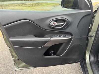 2019 Jeep Cherokee Latitude   - Photo 8 - Loganville, GA 30052
