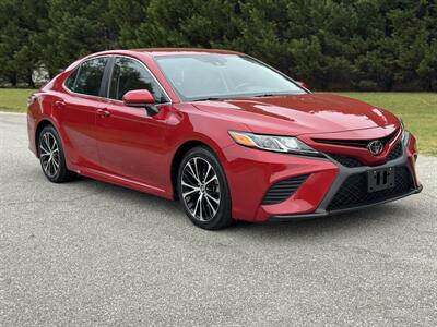 2020 Toyota Camry SE   - Photo 3 - Loganville, GA 30052