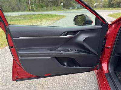 2020 Toyota Camry SE   - Photo 8 - Loganville, GA 30052