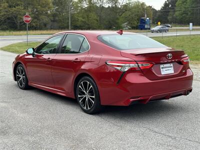 2020 Toyota Camry SE   - Photo 4 - Loganville, GA 30052