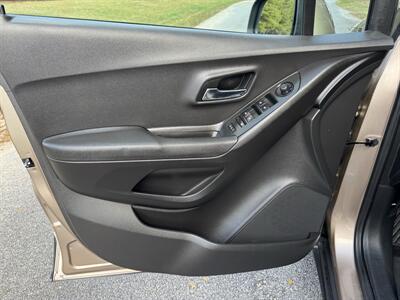 2018 Chevrolet Trax LT   - Photo 8 - Loganville, GA 30052