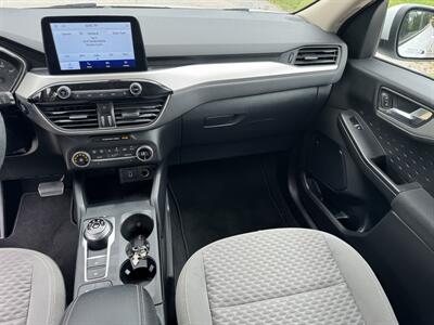 2020 Ford Escape SE   - Photo 16 - Loganville, GA 30052
