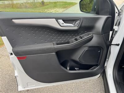 2020 Ford Escape SE   - Photo 8 - Loganville, GA 30052