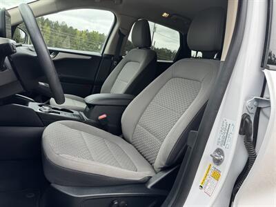 2020 Ford Escape SE   - Photo 10 - Loganville, GA 30052