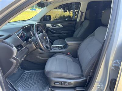 2021 Chevrolet Traverse LT Cloth   - Photo 8 - Loganville, GA 30052