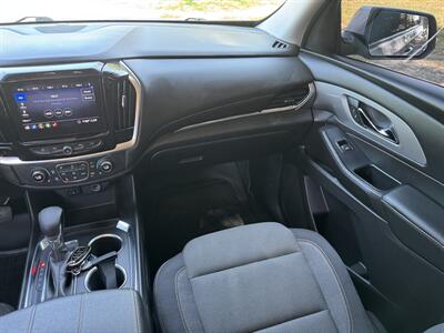 2021 Chevrolet Traverse LT Cloth   - Photo 17 - Loganville, GA 30052