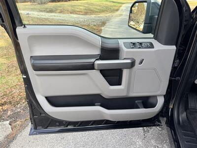 2017 Ford F-150 XLT  5.0 4X4 - Photo 8 - Loganville, GA 30052