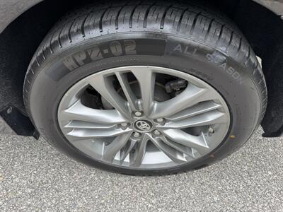 2017 Toyota Camry SE   - Photo 17 - Loganville, GA 30052