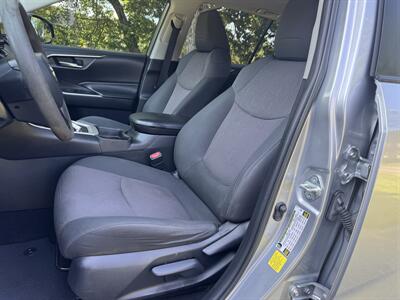 2019 Toyota RAV4 XLE   - Photo 10 - Loganville, GA 30052